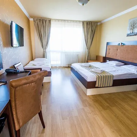 Sun Hotel Senec
