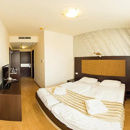 Sun Hotel Senec